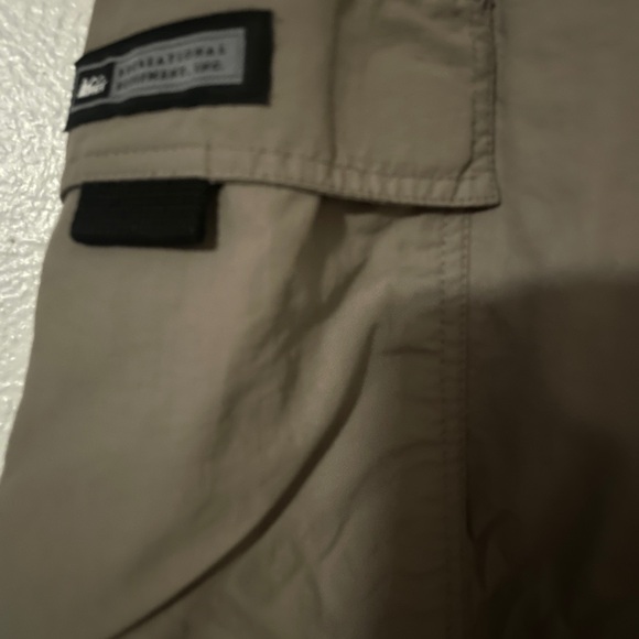 REI Sahara Convertible Cargo Pants Womens Size 10 Khaki - Picture 5 of 7